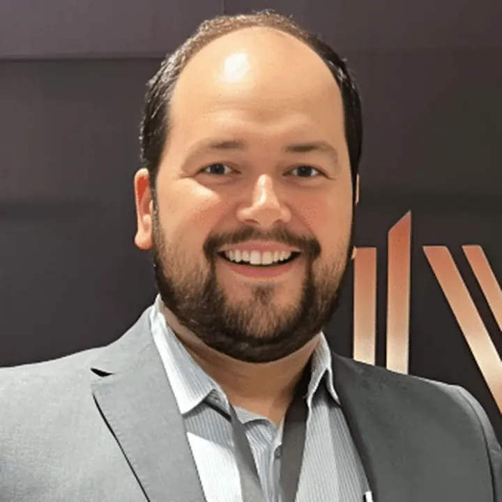 Dr. Wande Diniz em seu consultório na Asa Norte, Brasília